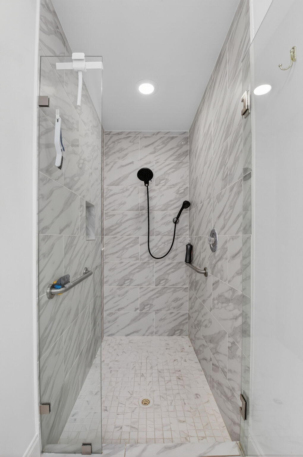 SAWGRASS LAKES HOMES - Residential