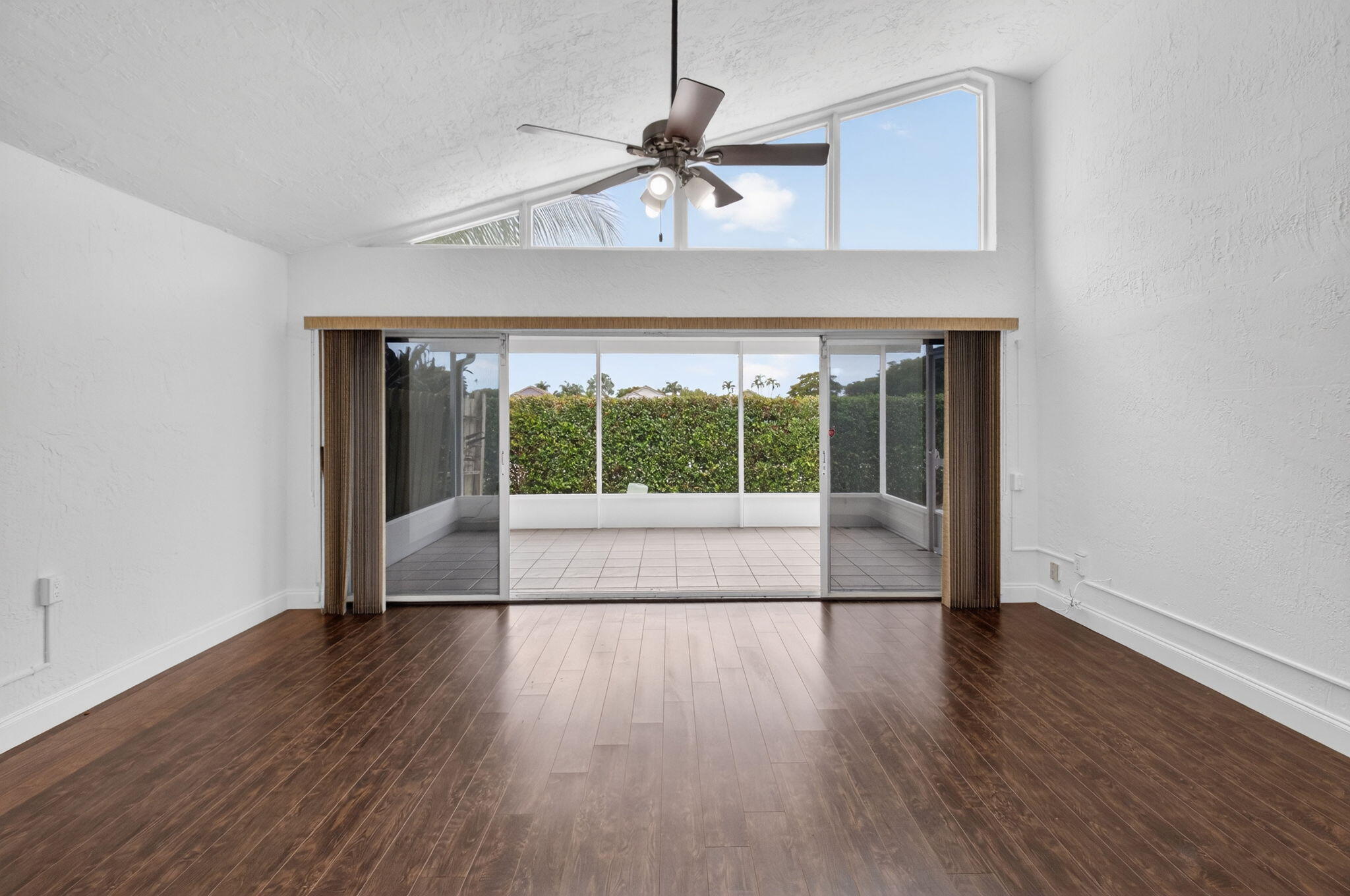 SAWGRASS LAKES HOMES - Residential