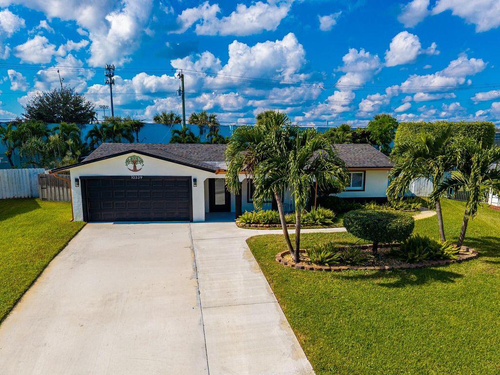 Photo of 10339 Daphne Avenue, Palm Beach Gardens, FL 33410 (MLS # R11143018)