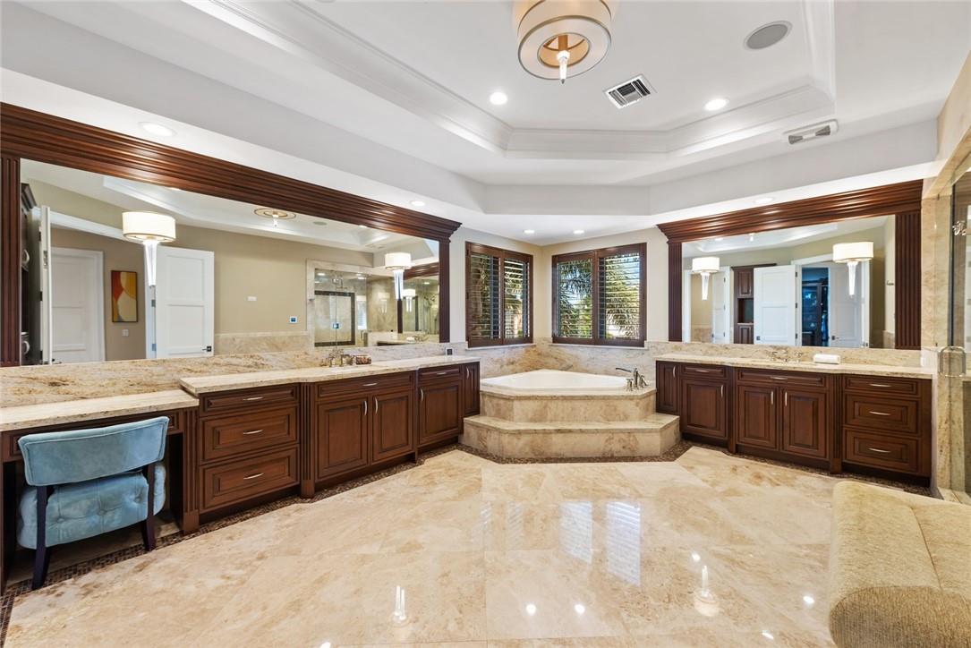 SEVEN ISLES - Residential