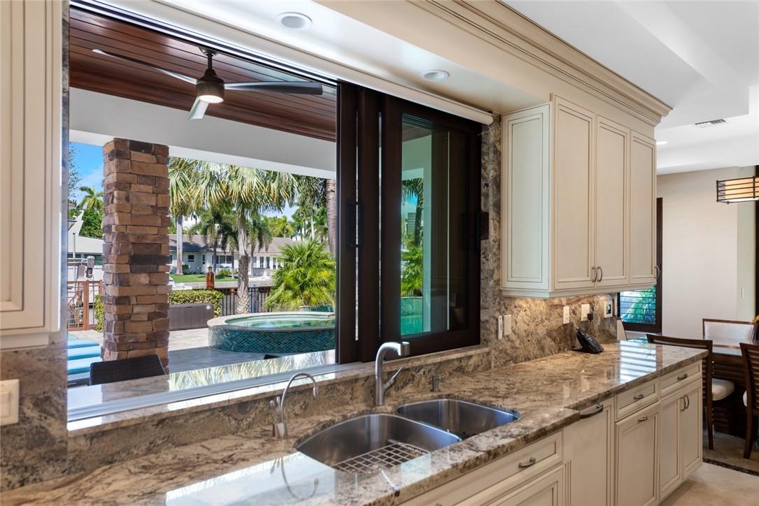 SEVEN ISLES - Residential