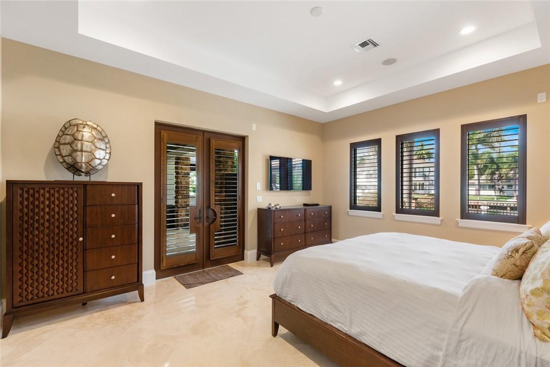 SEVEN ISLES - Residential