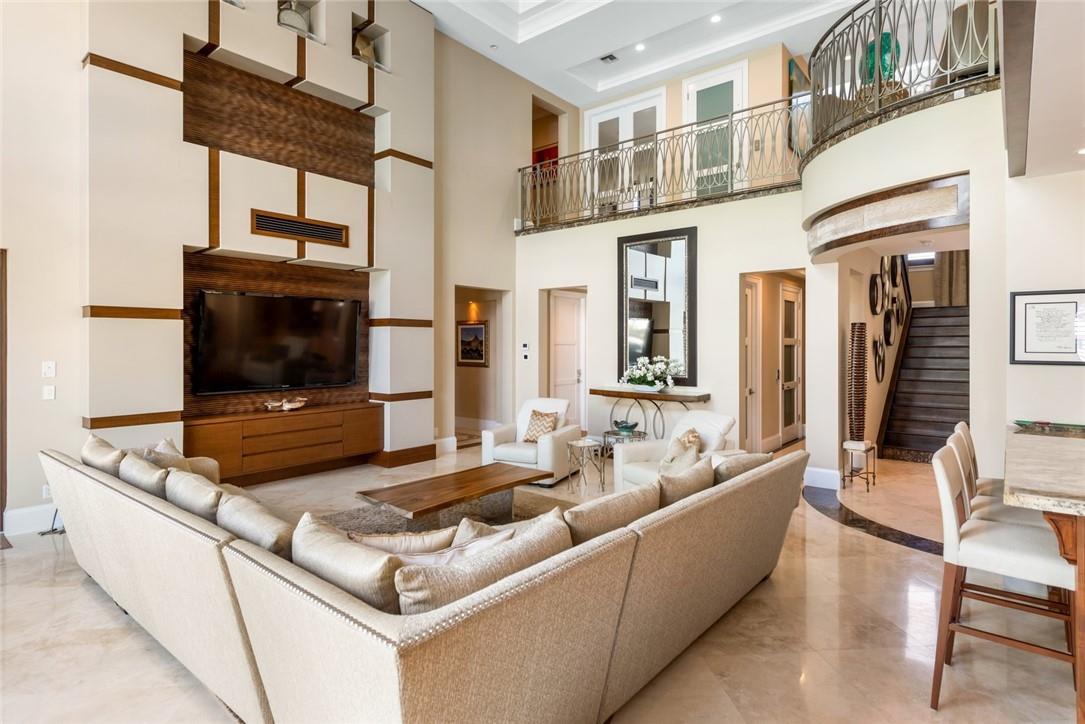 SEVEN ISLES - Residential