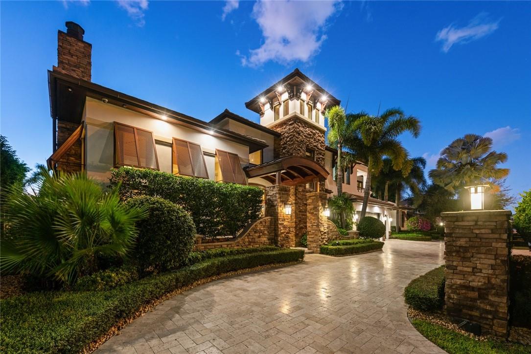 SEVEN ISLES - Residential