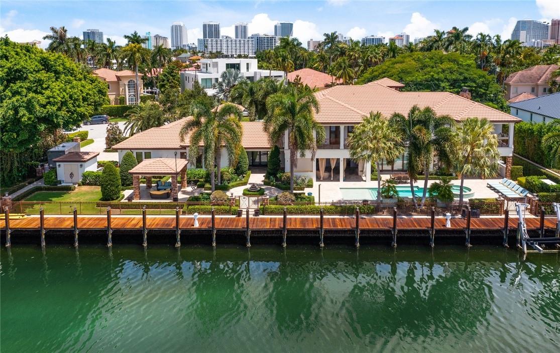 SEVEN ISLES - Residential