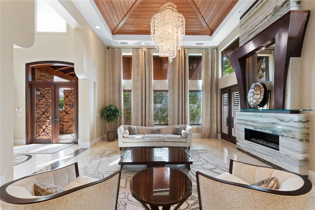 SEVEN ISLES - Residential