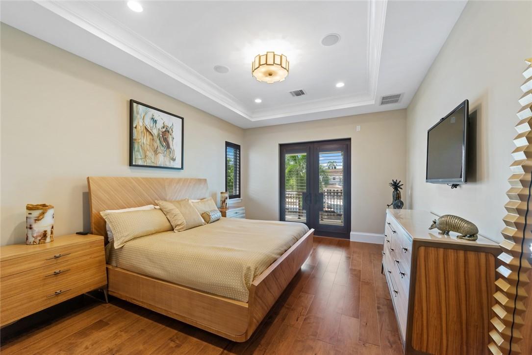 SEVEN ISLES - Residential