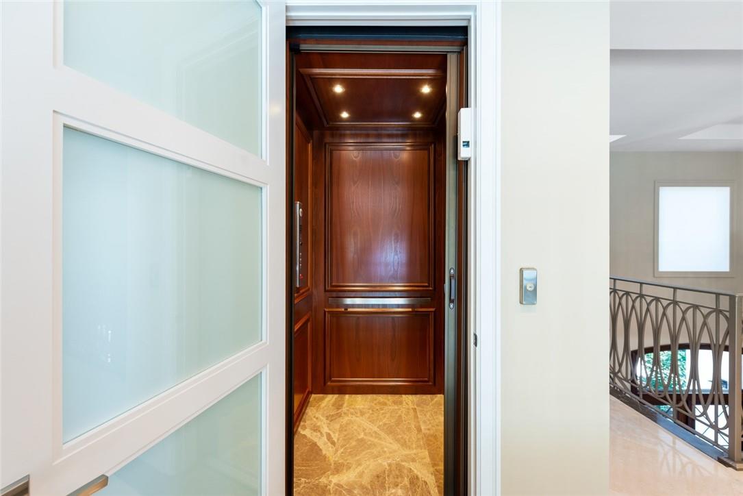 SEVEN ISLES - Residential