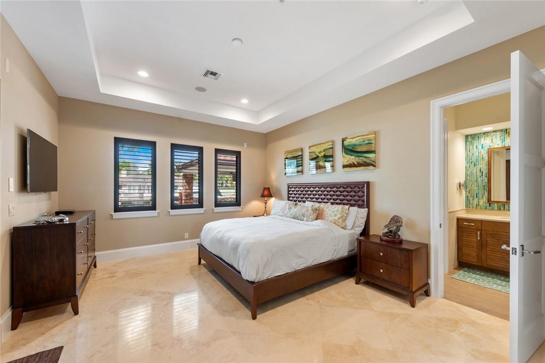 SEVEN ISLES - Residential