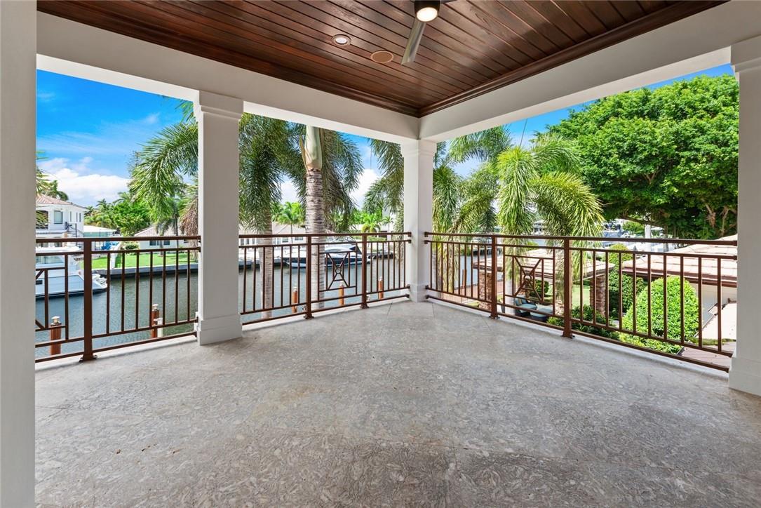 SEVEN ISLES - Residential