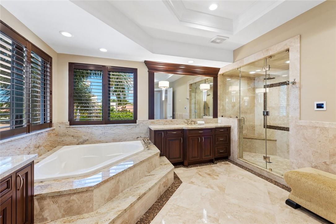 SEVEN ISLES - Residential