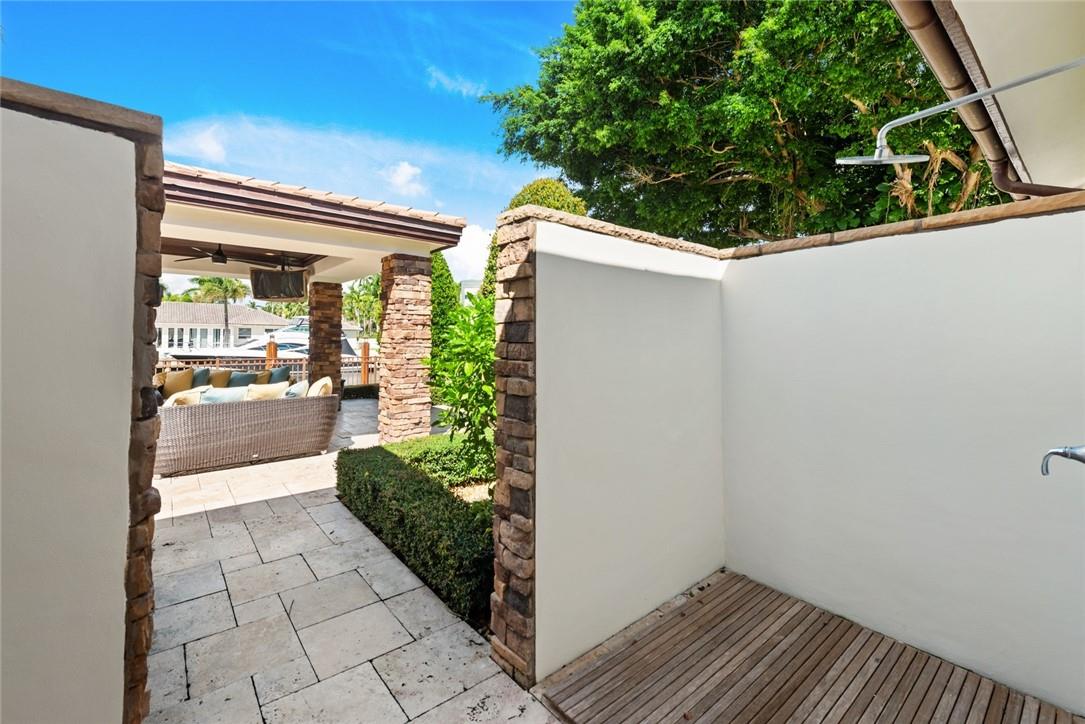 SEVEN ISLES - Residential