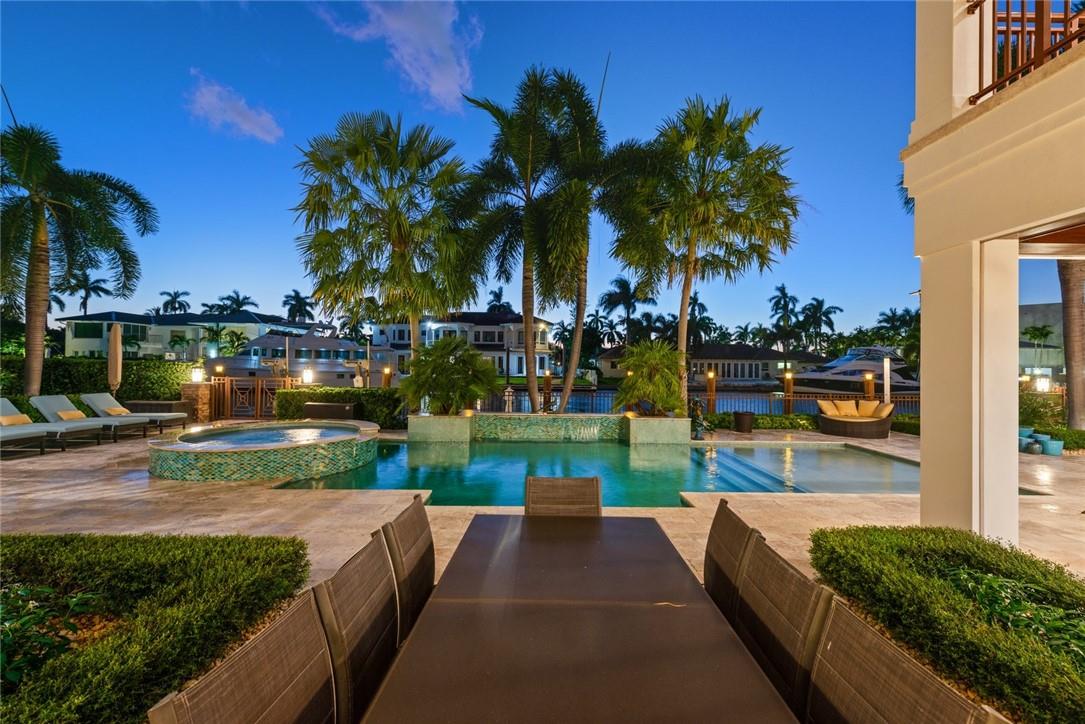 SEVEN ISLES - Residential