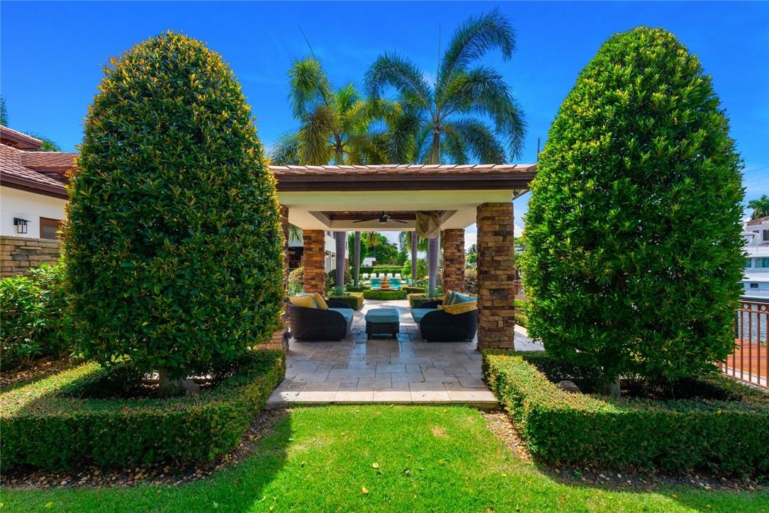 SEVEN ISLES - Residential