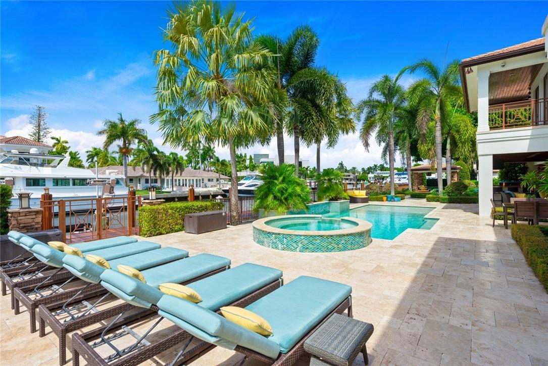 SEVEN ISLES - Residential