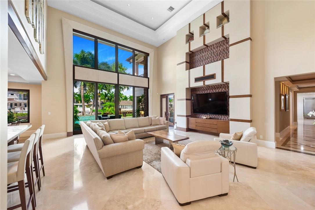 SEVEN ISLES - Residential