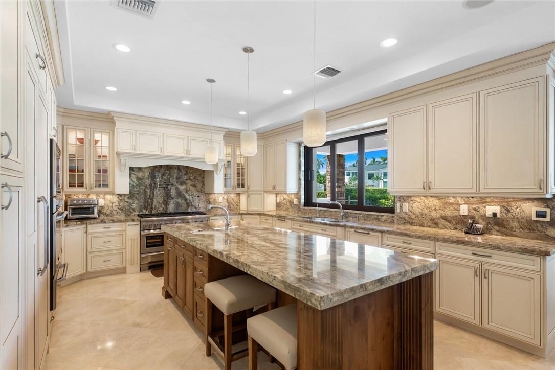 SEVEN ISLES - Residential