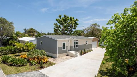 1757 N 12th Ct N Lake Worth Beach FL 33460