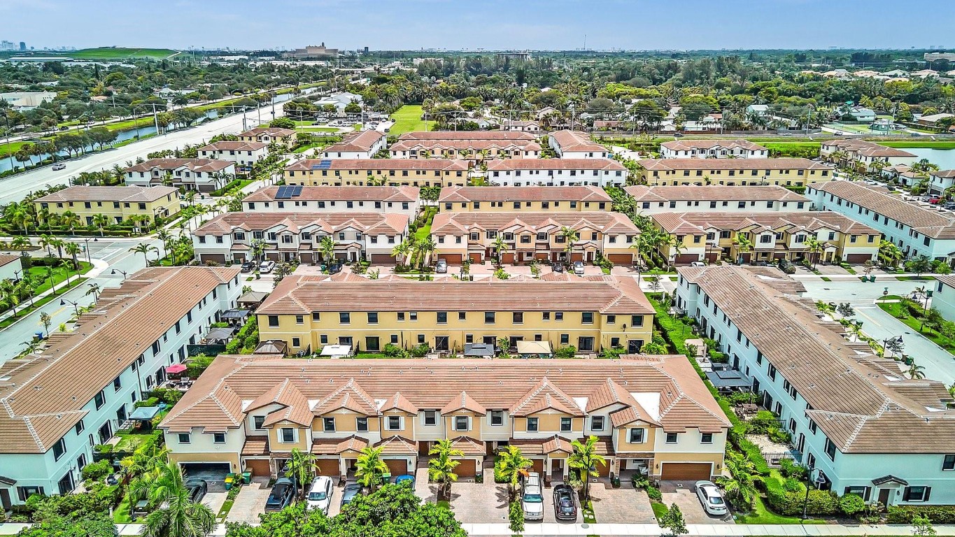 Palomino Lake - Residential Lease