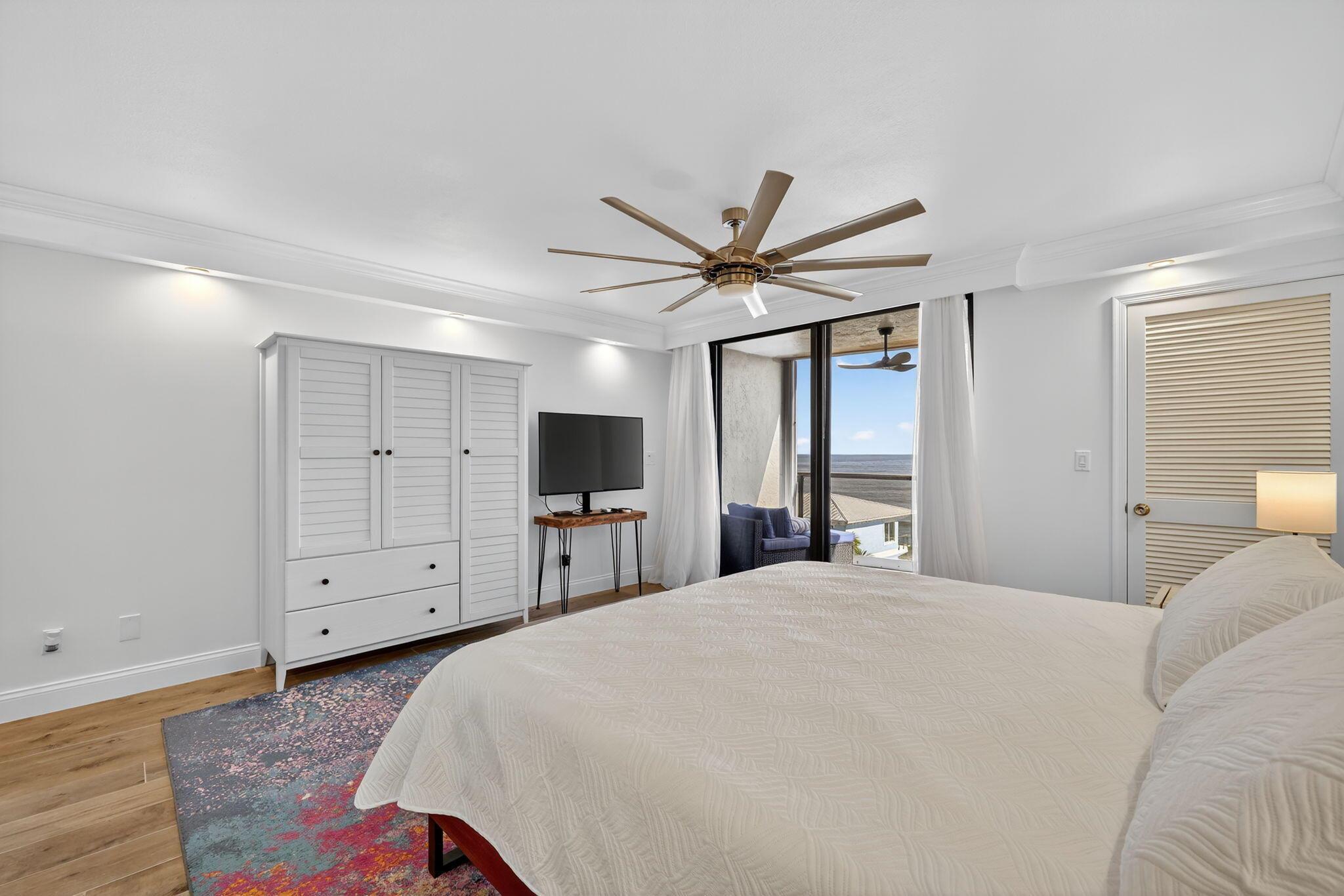 AVALON BEACH CLUB CONDOMI - Residential