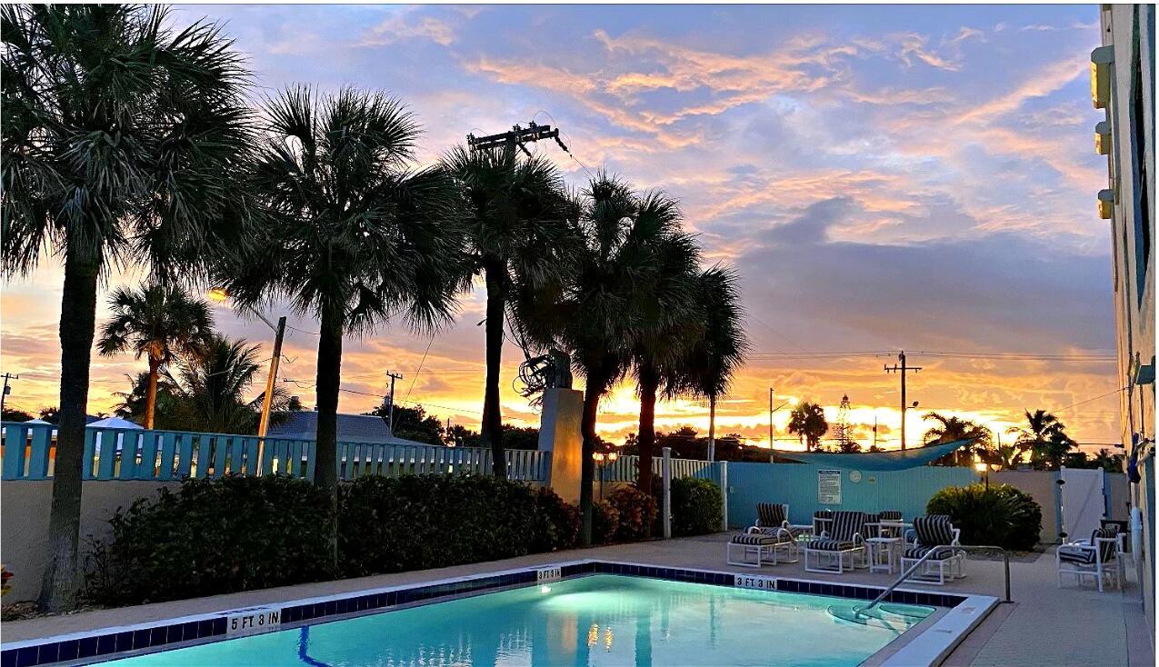 AVALON BEACH CLUB CONDOMI - Residential