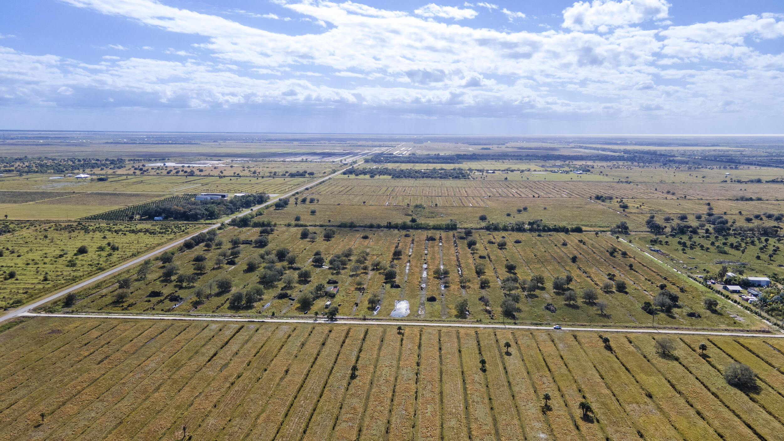 METES AND BOUNDS - Land