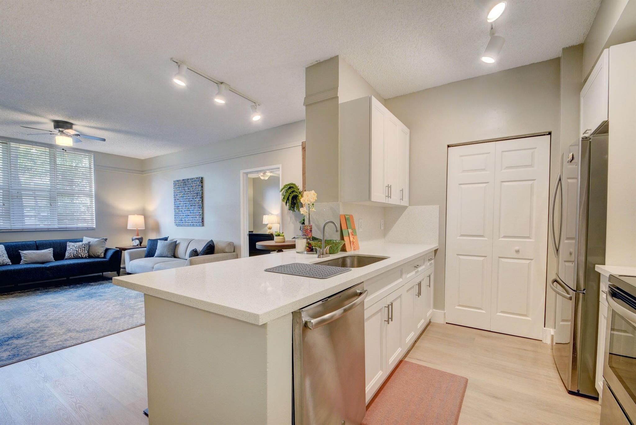 780 S Sapodilla Avenue 105