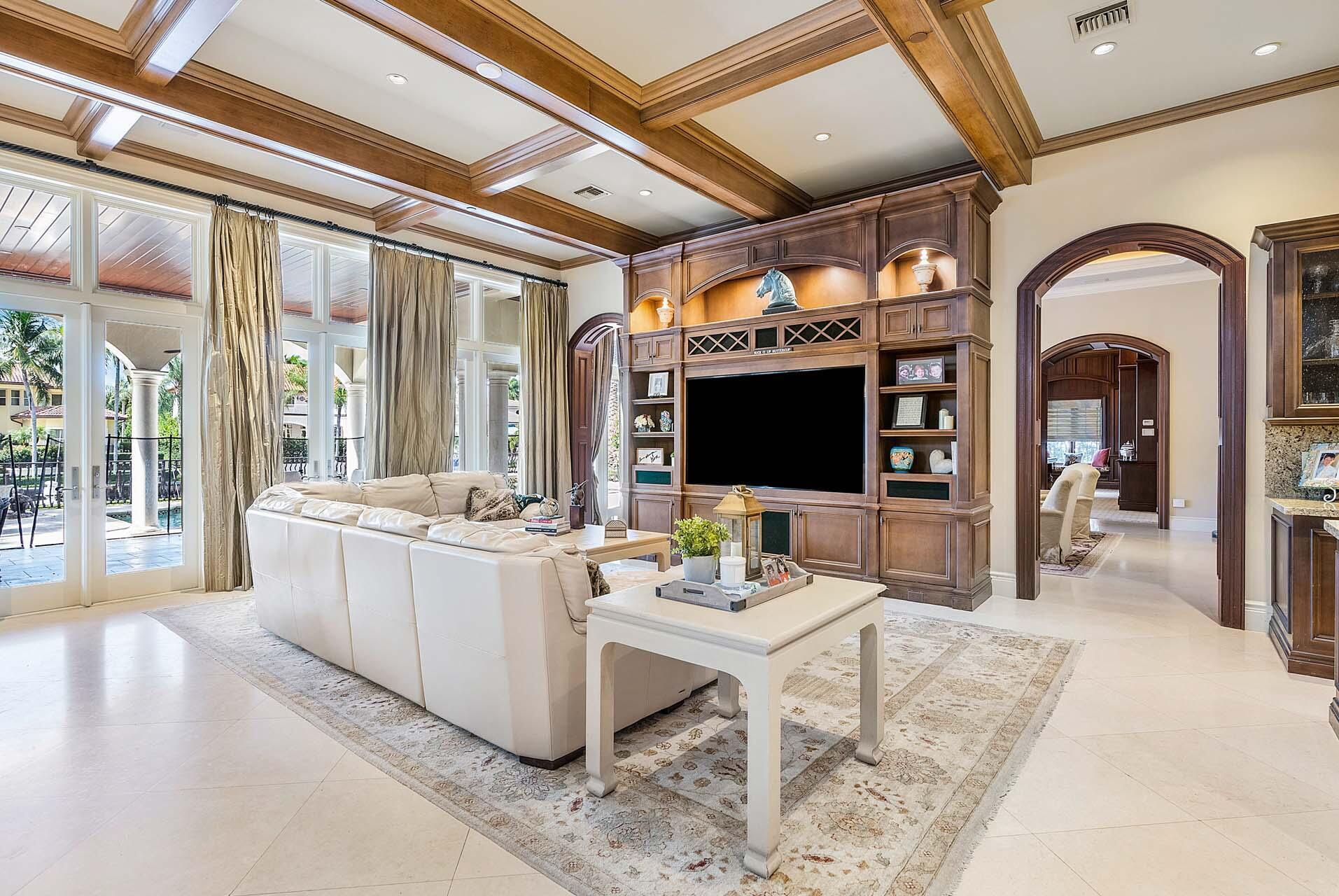 ROYAL PALM YACHT & COUNTR - Residential