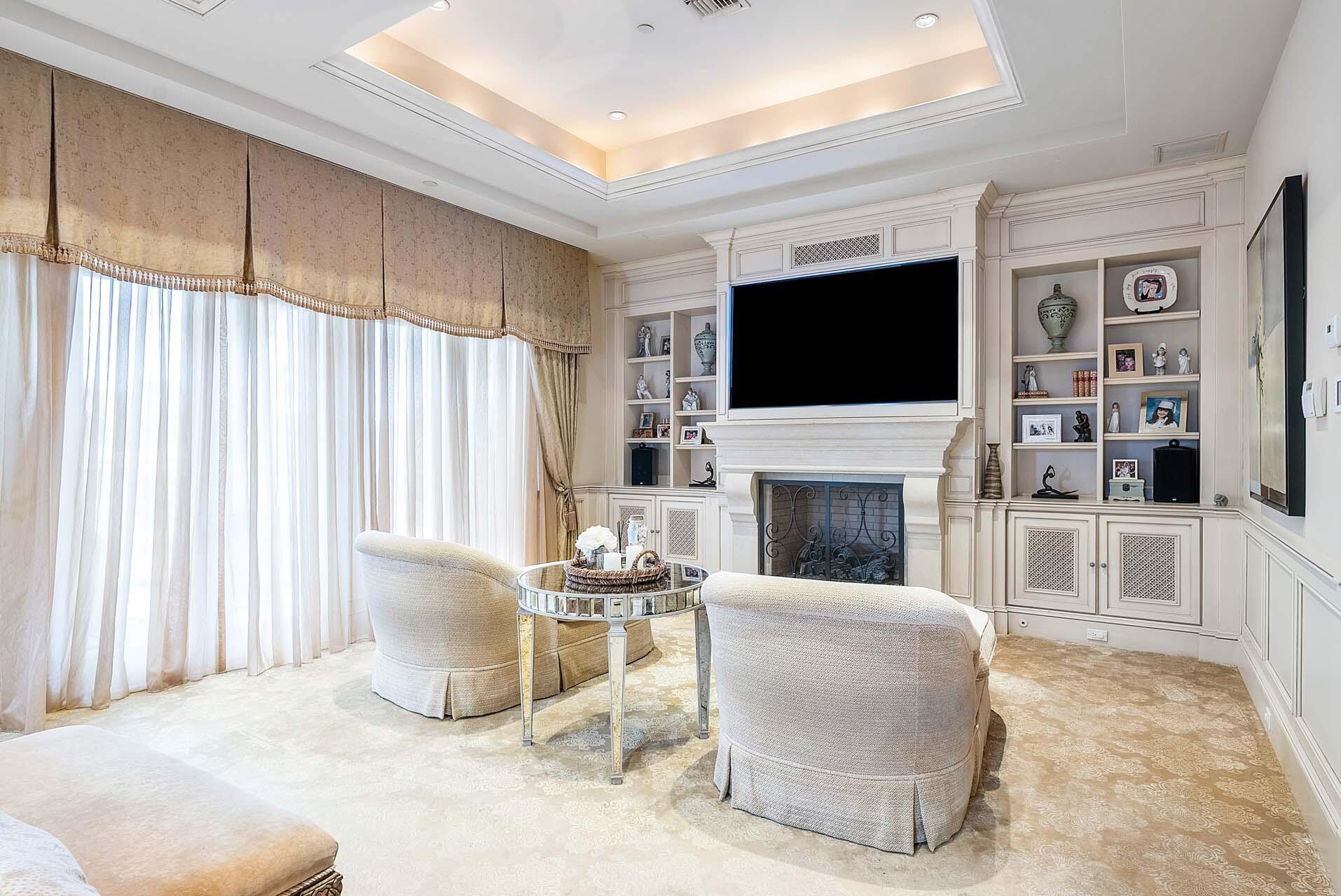 ROYAL PALM YACHT & COUNTR - Residential