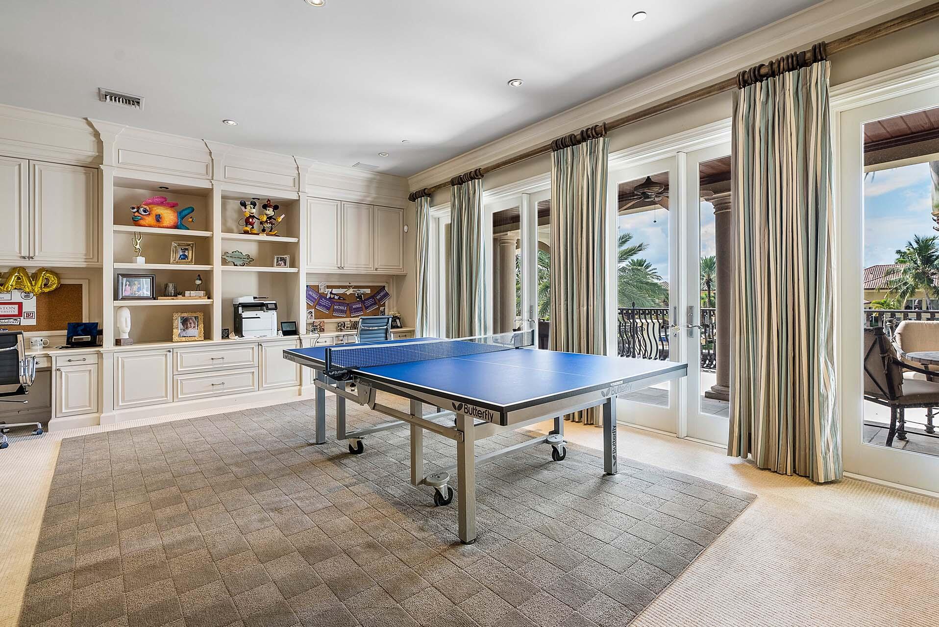 ROYAL PALM YACHT & COUNTR - Residential