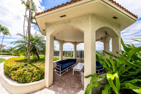 Tiny photo for 600 W Las Olas Boulevard #905s, Fort Lauderdale, FL 33312 (MLS # B26049394)