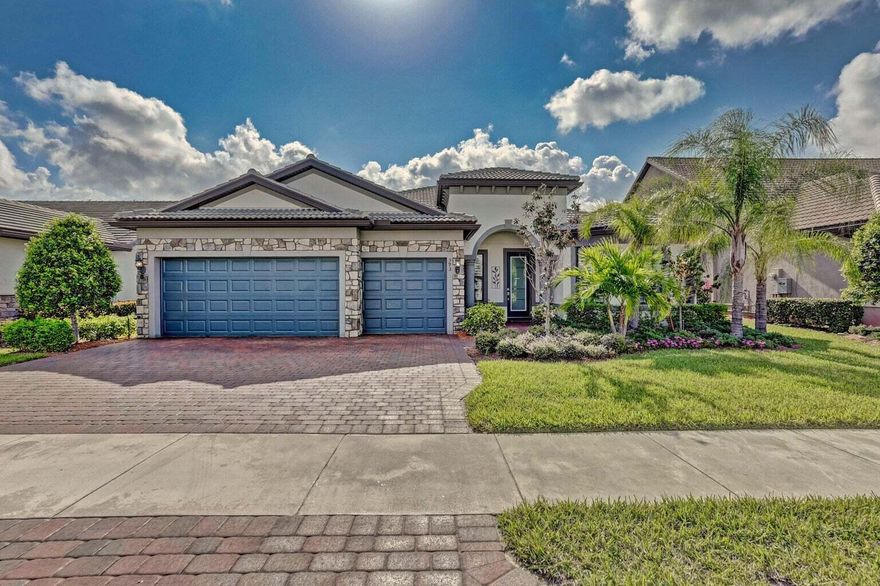 Stunning Pinnacle model in Veranda Gardens, waterfront with various upgrades