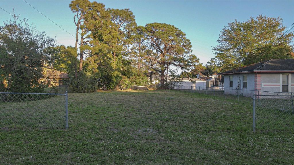 Photo of 1406 N 44th Street, Fort Pierce, FL 34947 (MLS # F10486687)