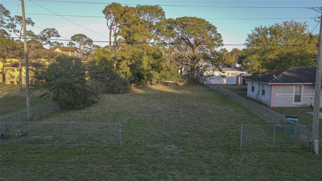 Photo of 1406 N 44th Street, Fort Pierce, FL 34947 (MLS # F10486687)