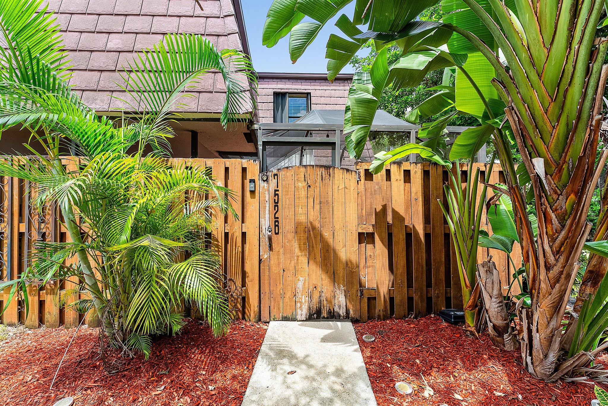COURTYARDS AT BOCA - Residential