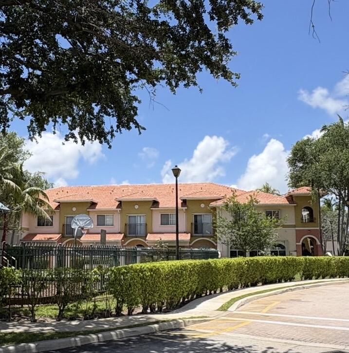 203 S Santa Catalina Circle 203, North Lauderdale, FL, 33068/$365,500 2 203 S Santa Catalina Circle 203