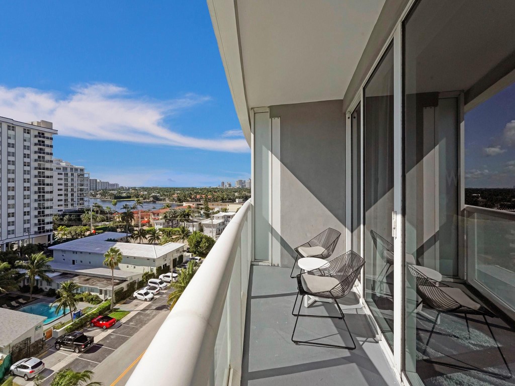 3101 Bayshore Drive 709