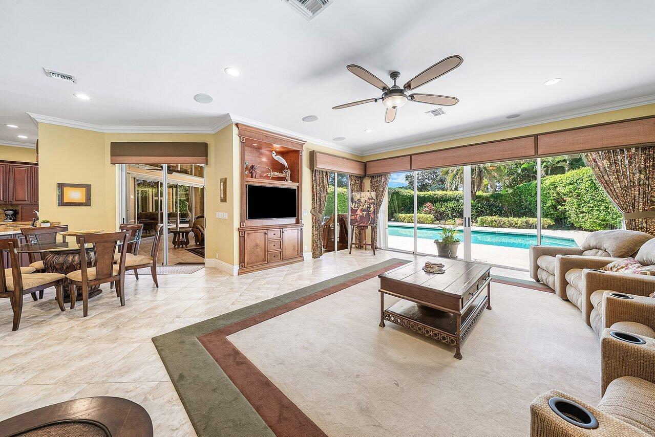 ADMIRALS COVE - Residential