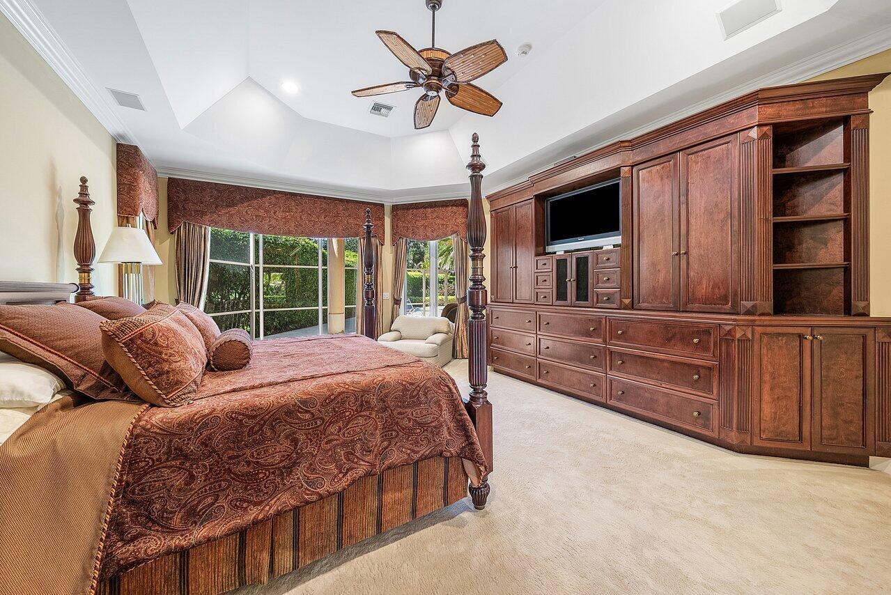 ADMIRALS COVE - Residential