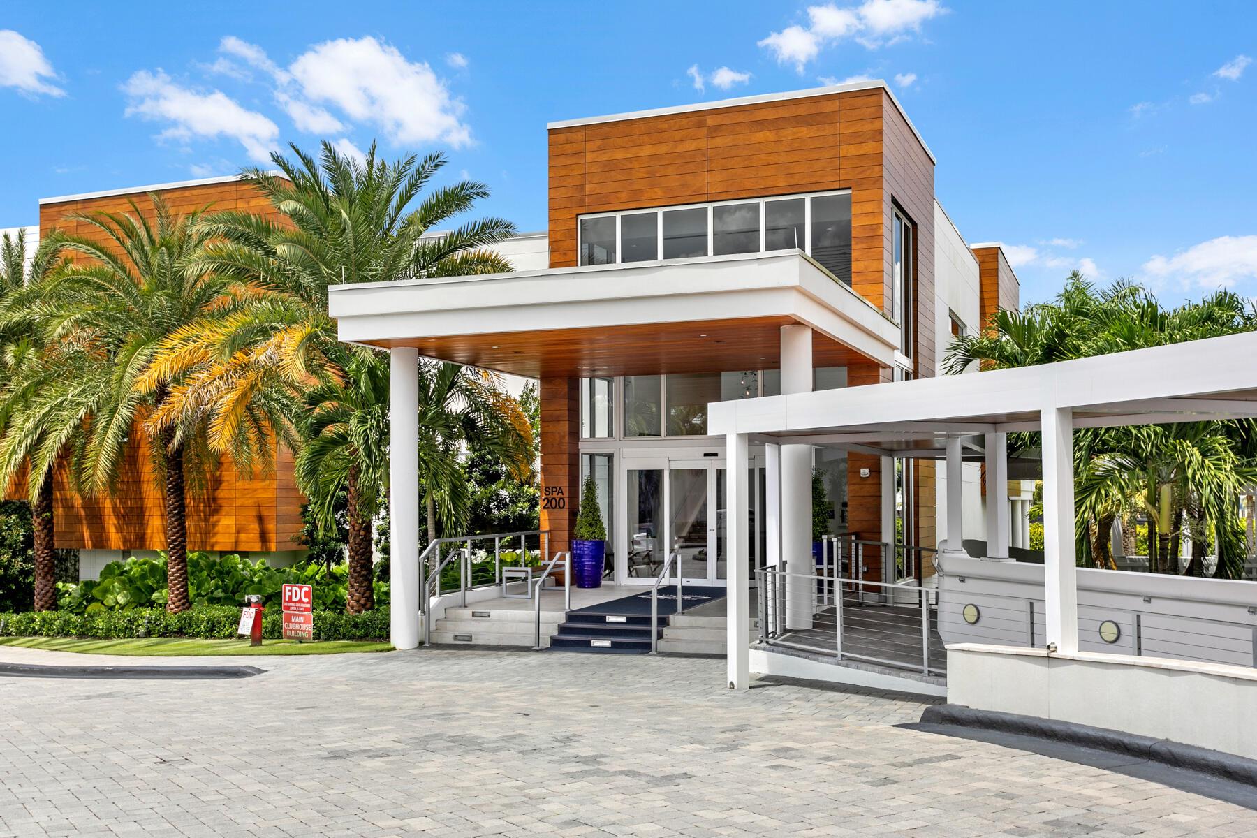 ADMIRALS COVE - Residential
