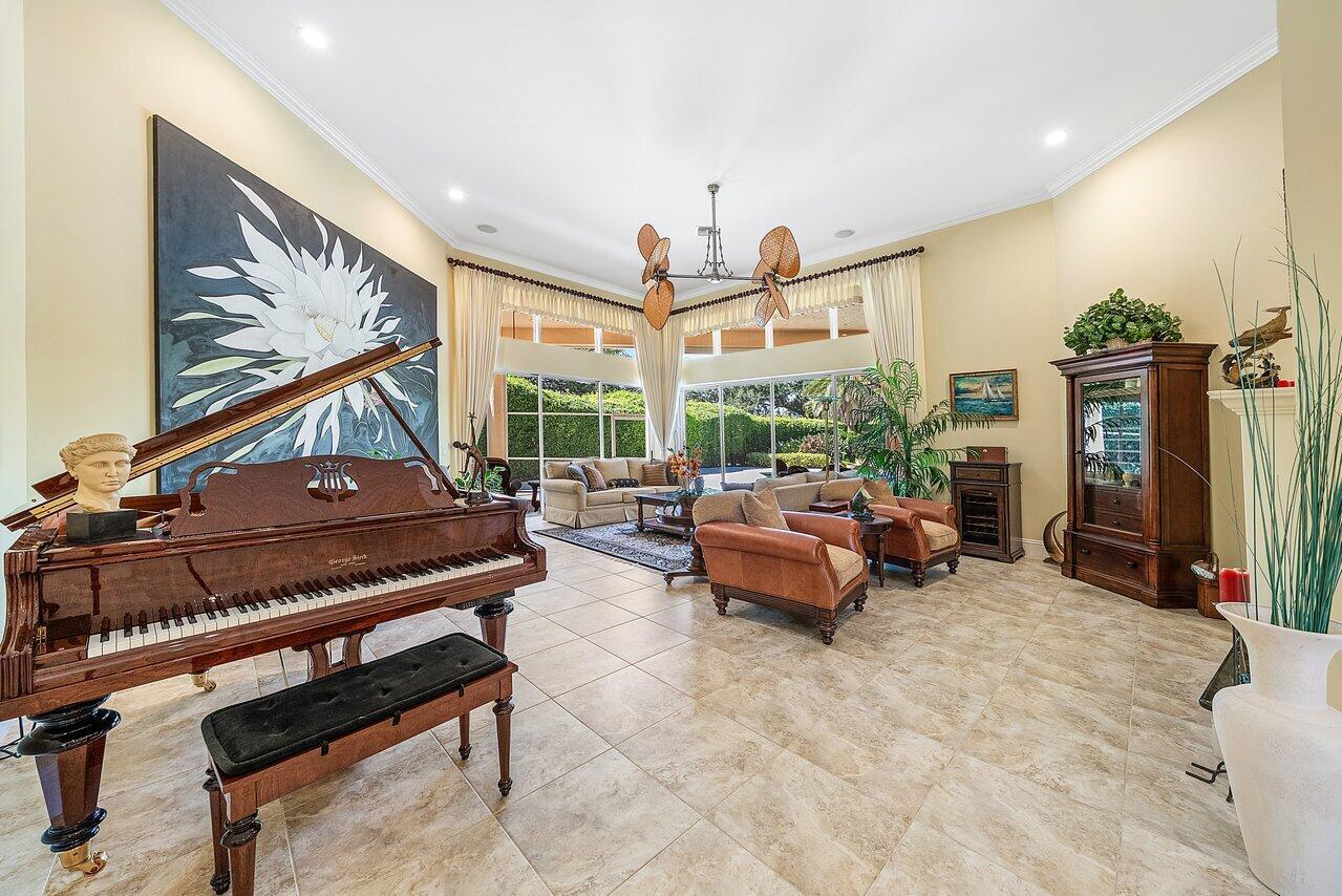 ADMIRALS COVE - Residential