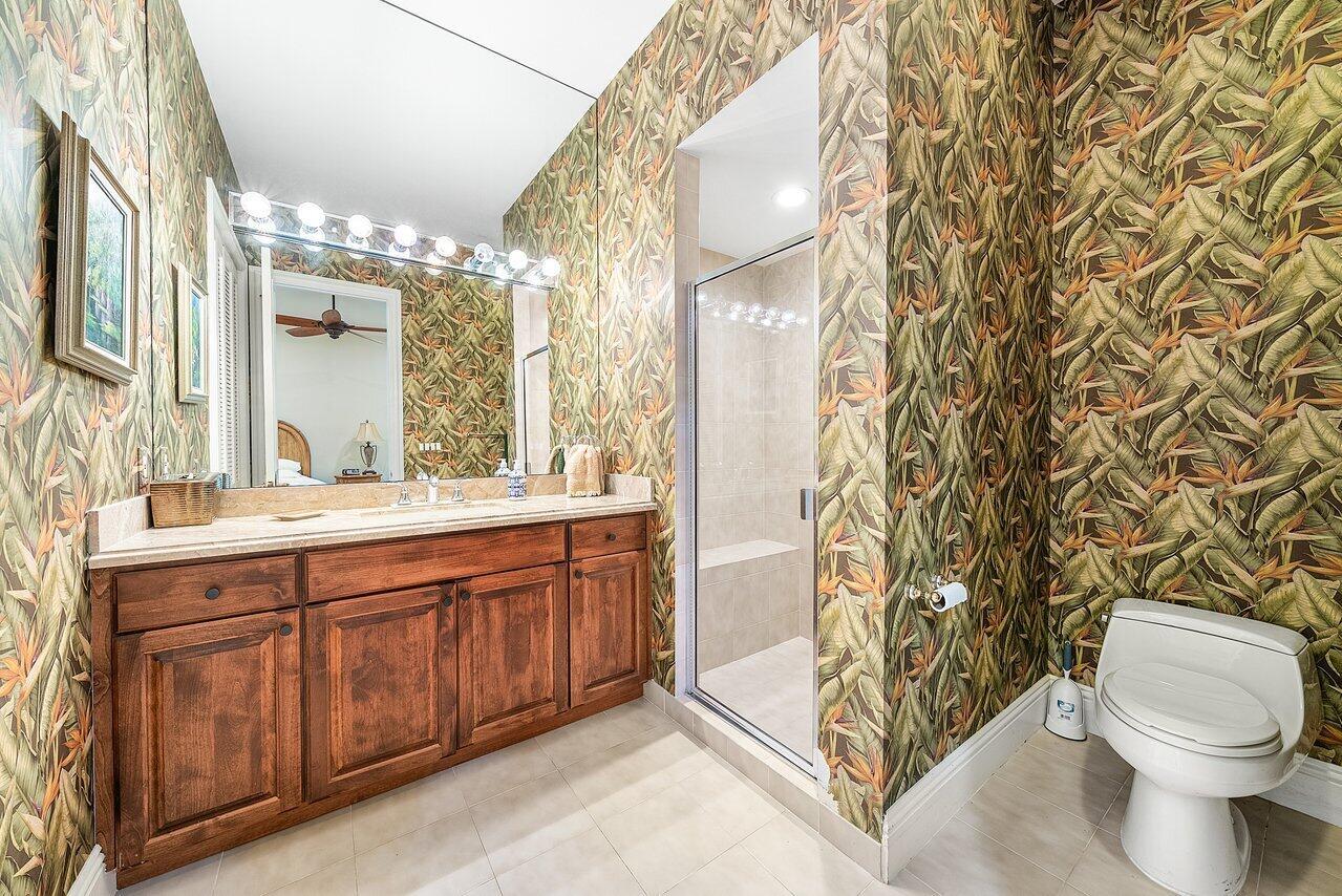 ADMIRALS COVE - Residential