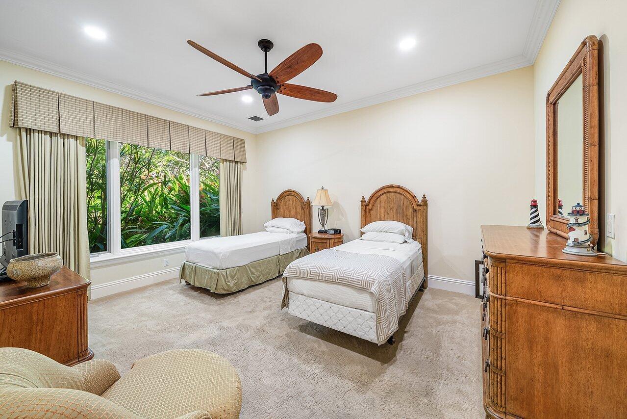 ADMIRALS COVE - Residential