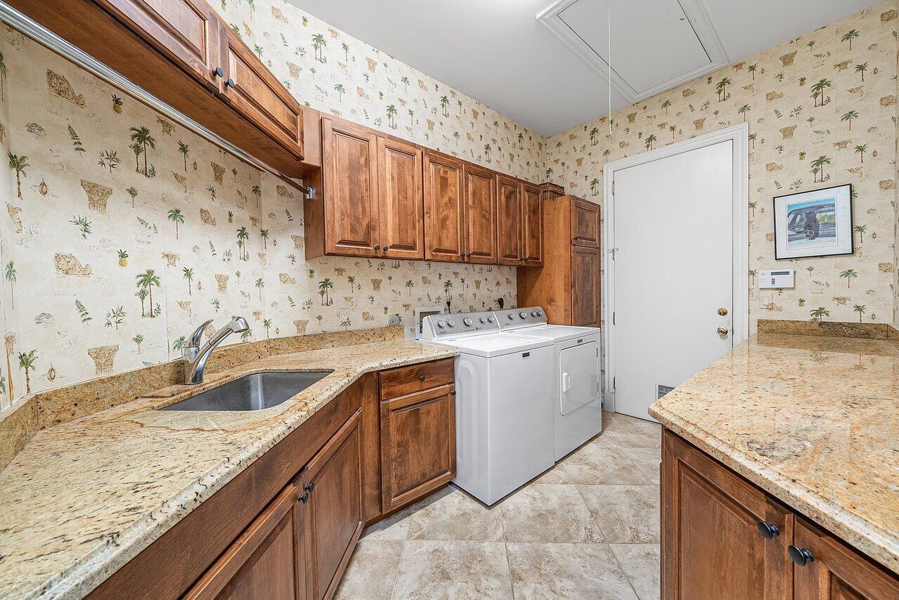 ADMIRALS COVE - Residential