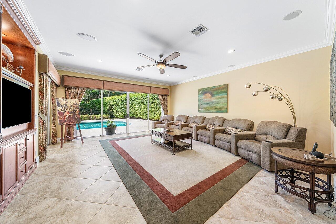 ADMIRALS COVE - Residential