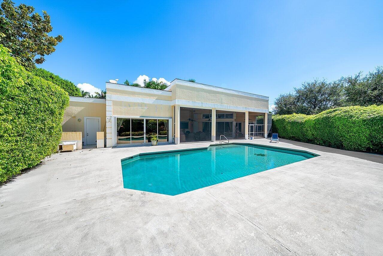ADMIRALS COVE - Residential