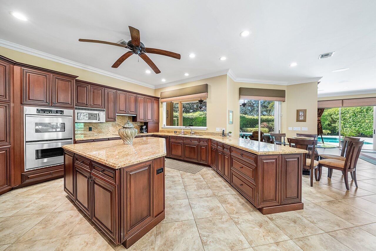 ADMIRALS COVE - Residential