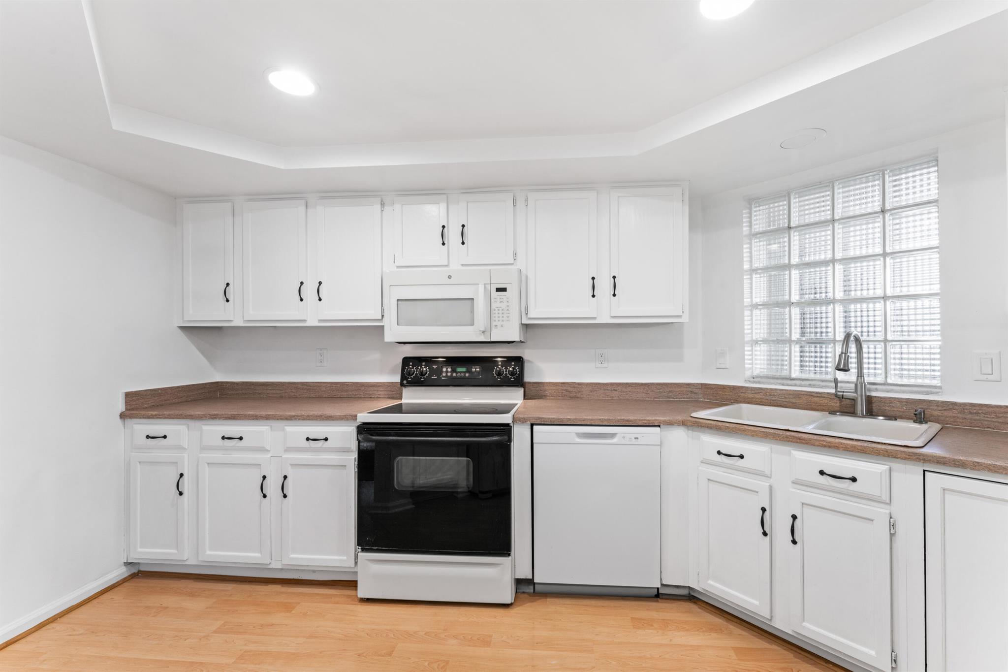 WINCHESTER COURT - Residential