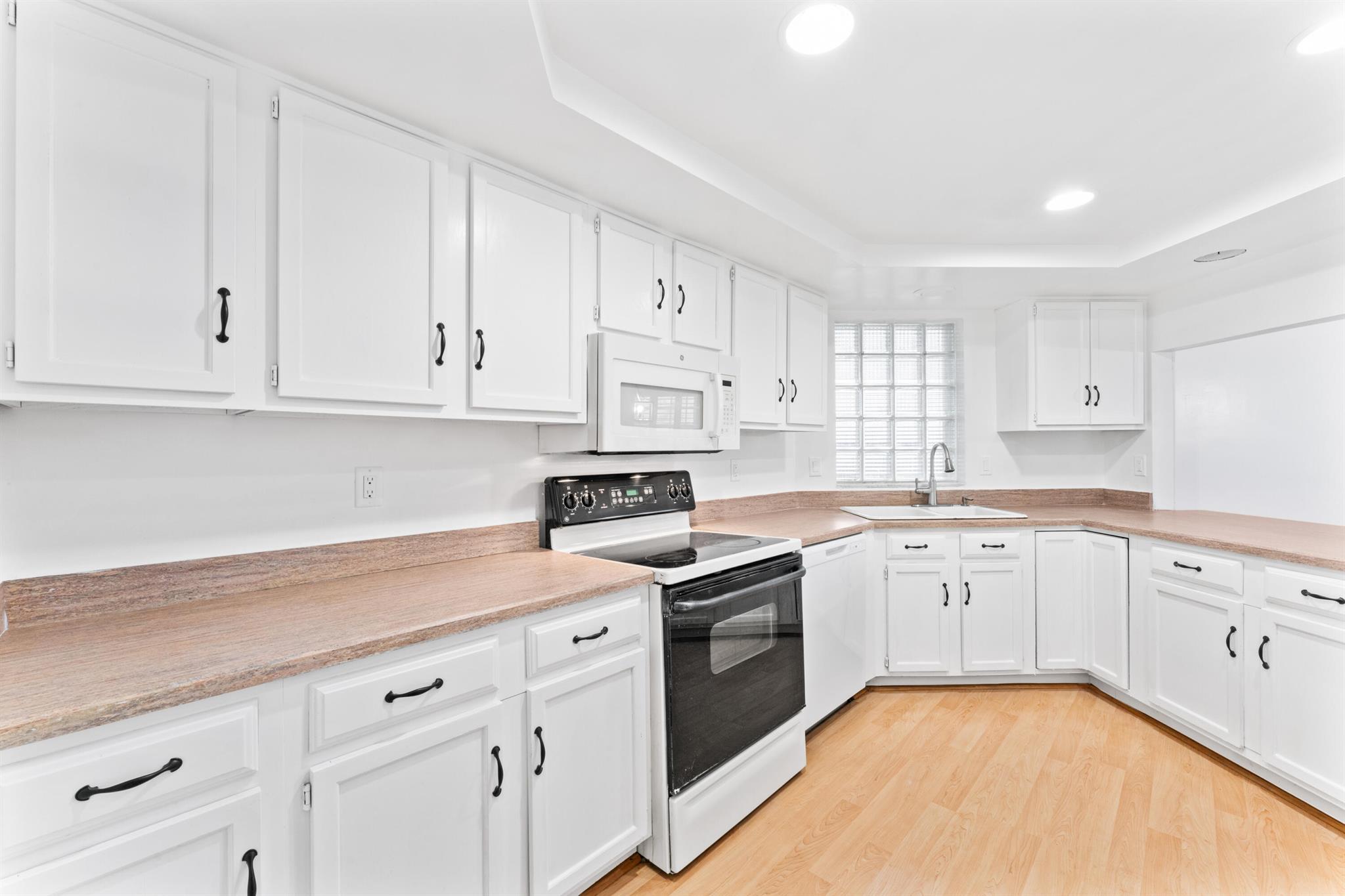 WINCHESTER COURT - Residential