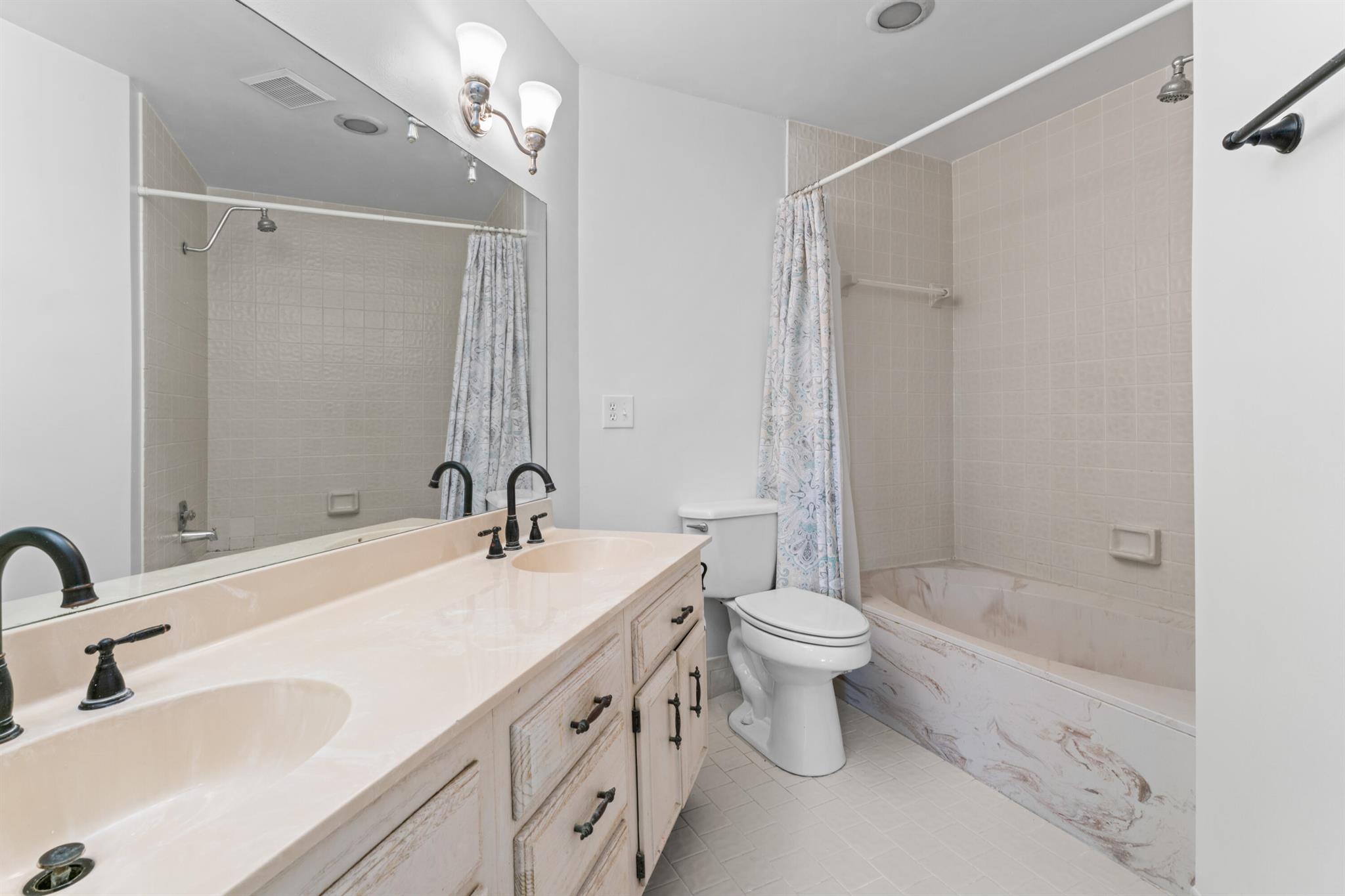 WINCHESTER COURT - Residential